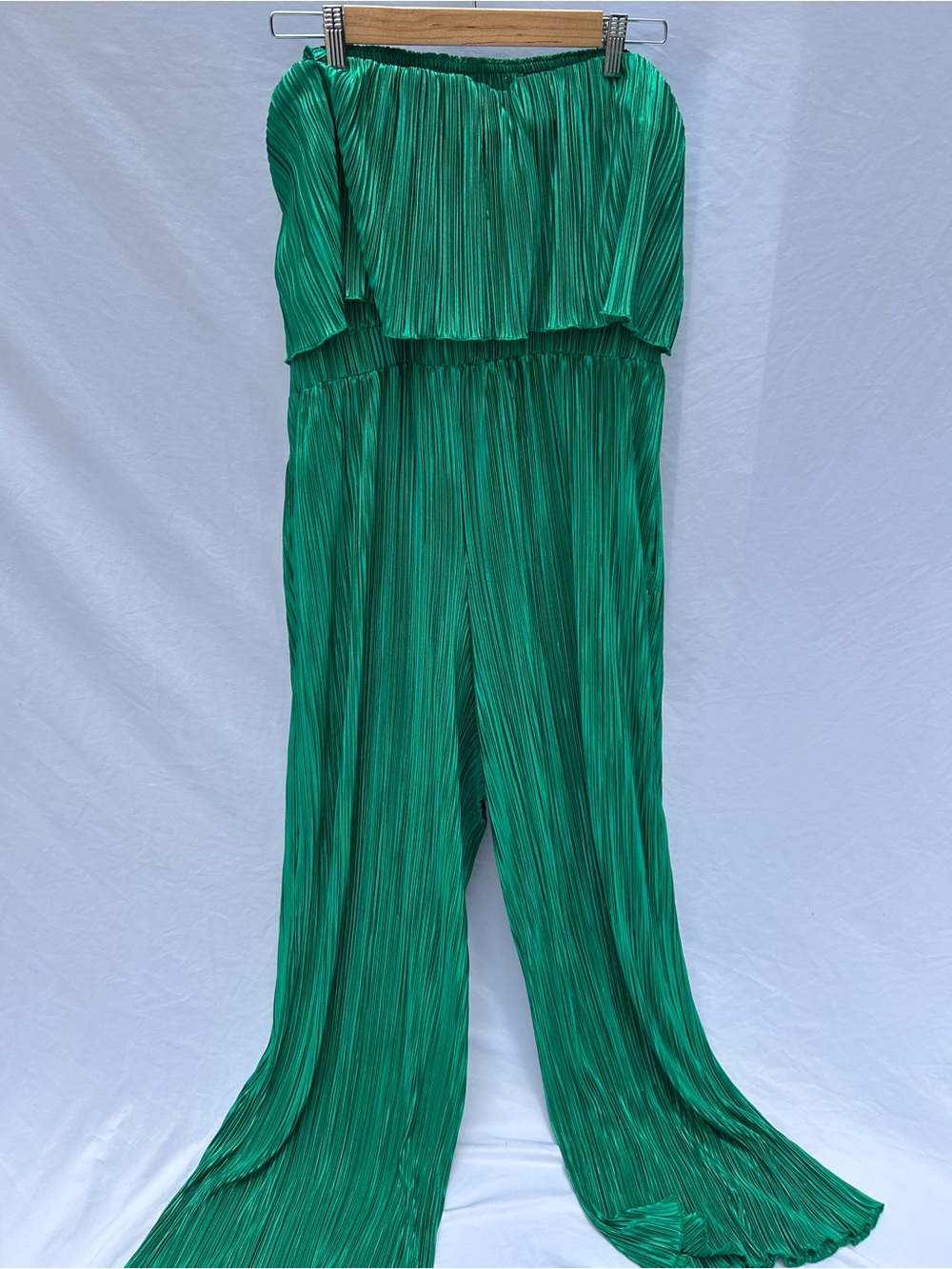 City Chic Emerald Green Strapless Pleated Wide-Leg Jumpsuit - Picture 8 of 11